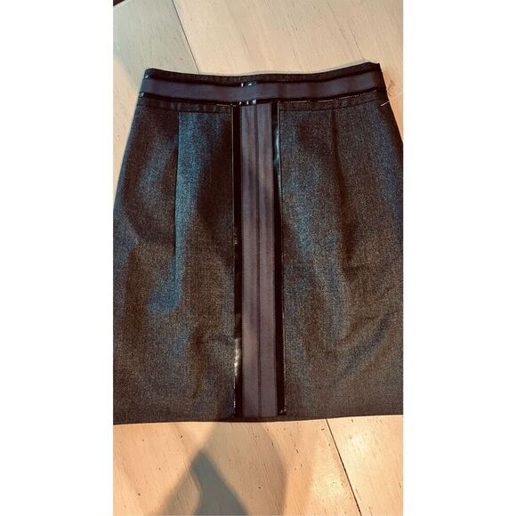 TORY BURCH GRAY SKIRT BLACK PATENT LEATHER TRIM SIZE 8 - Picture 3 of 9